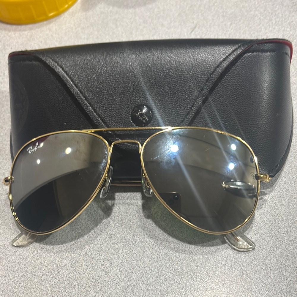 Ray-Ban Gold Aviator Sunglasses